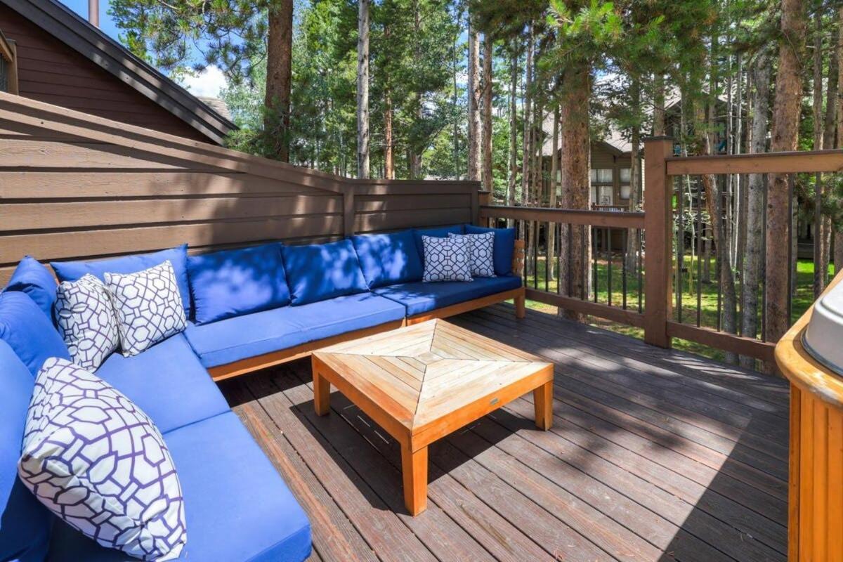 Luxury Modern Townhome Steps To Ski Lifts And Downtown With Nature At Your Patio ブリッケンリッジ エクステリア 写真